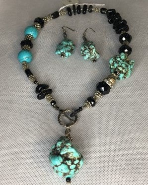 Turquoise and black onyx nugget necklace set